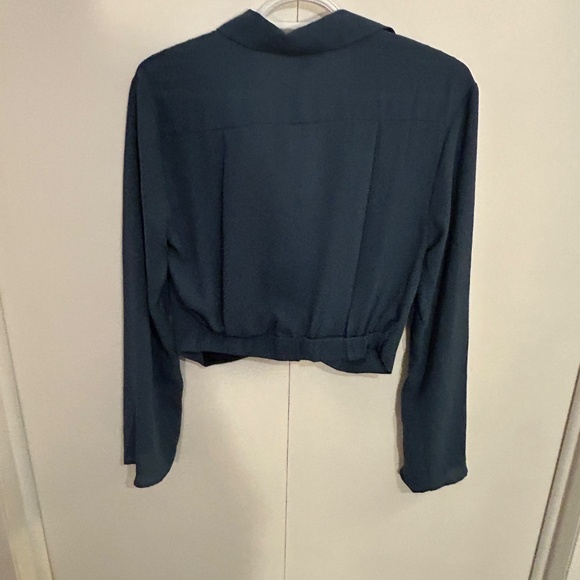 Dynamite Size XS NWT Long-sleeve Front twist Crop Top - Picture 5 of 9